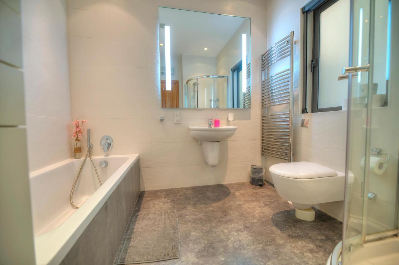 Bright And Spacious 3 Bedroom Apartment With Breathtaking Views - Goslm-5 Слима Экстерьер фото